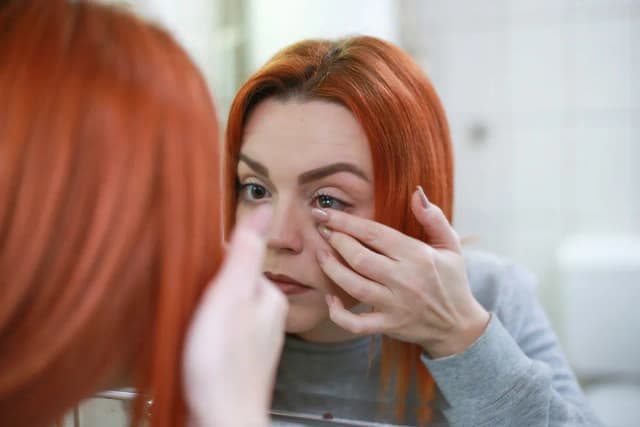 Jak najłatwiej ściągnąć soczewki - proste i bezpieczne metody Jak najłatwiej ściągnąć soczewki - proste i bezpieczne metody