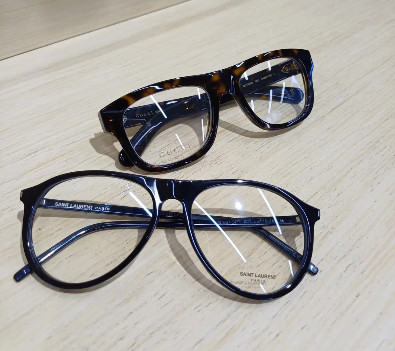 Jakie oprawki są teraz modne? Odkryj najnowsze trendy i styl! Jakie oprawki są teraz modne? Odkryj najnowsze trendy i styl!